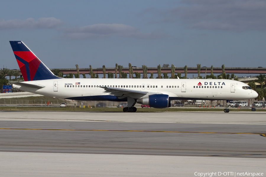 Delta Air Lines Boeing 757-232 (N618DL) | Photo 431643