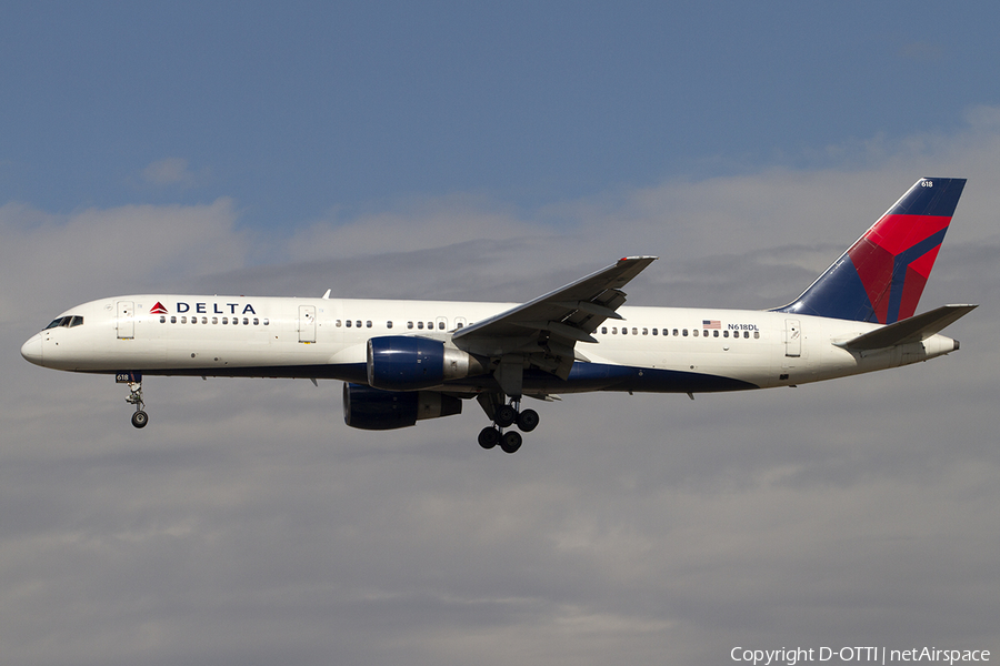 Delta Air Lines Boeing 757-232 (N618DL) | Photo 469690