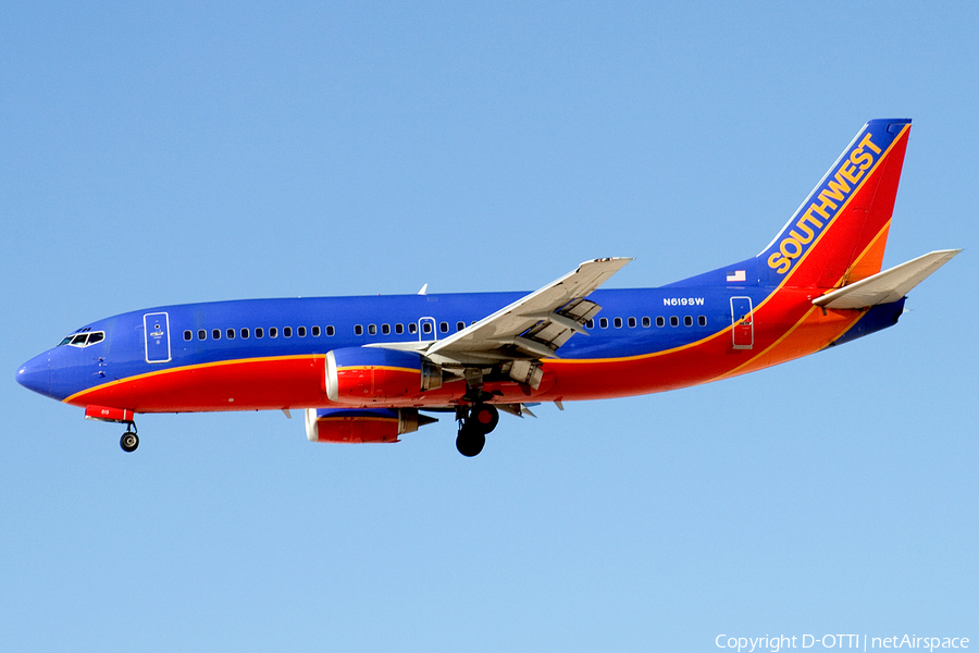 Southwest Airlines Boeing 737-3H4 (N619SW) | Photo 178957