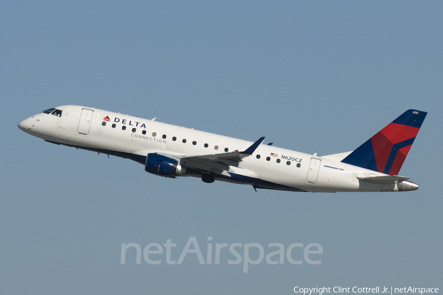 Delta Connection (Compass Airlines) Embraer ERJ-175LR (ERJ-170-200LR) (N620CZ) | Photo 40875