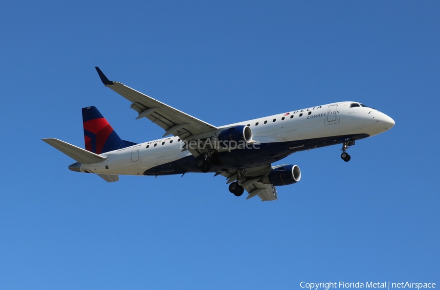 Delta Connection (Compass Airlines) Embraer ERJ-175LR (ERJ-170-200LR) (N621CZ) | Photo 305000