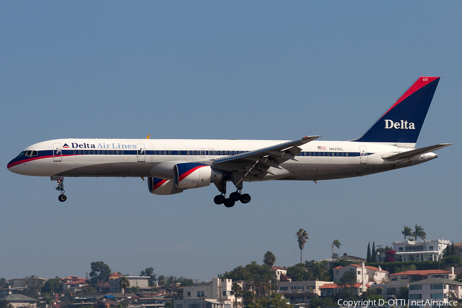 Delta Air Lines Boeing 757-232 (N621DL) | Photo 185963