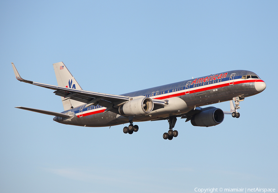 American Airlines Boeing 757-223 (N622AA) | Photo 63482