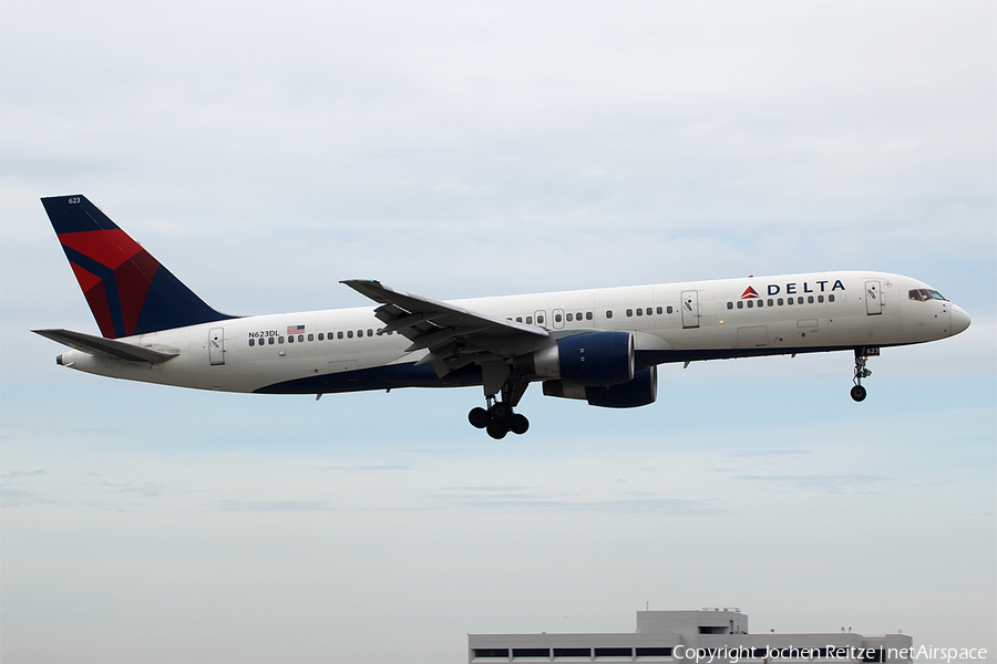 Delta Air Lines Boeing 757-232 (N623DL) | Photo 100914