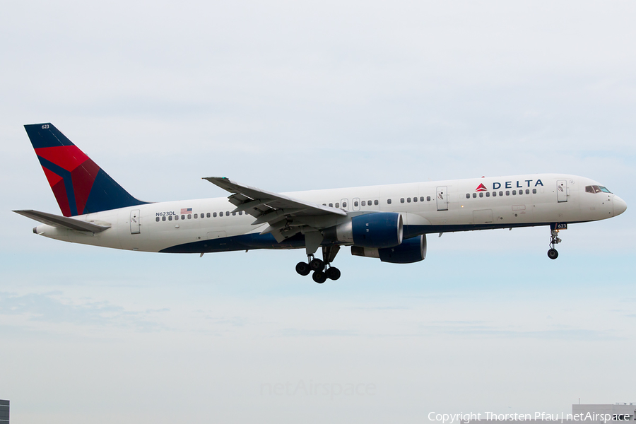Delta Air Lines Boeing 757-232 (N623DL) | Photo 101233