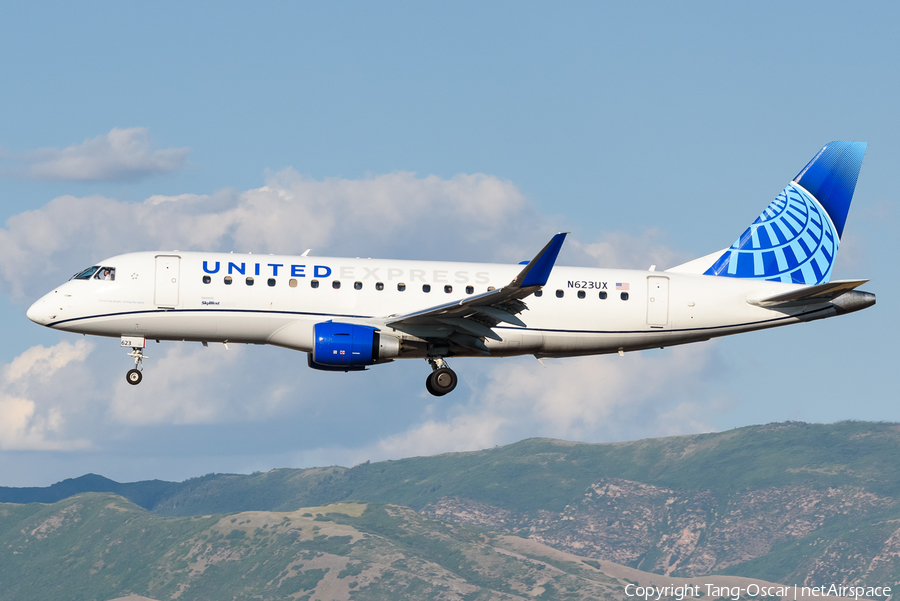 United Express (SkyWest Airlines) Embraer ERJ-175LL (ERJ-170-200LL) (N623UX) | Photo 459305