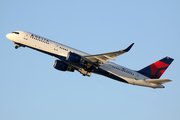 Delta Air Lines Boeing 757-2Q8 (N624AG) at  Los Angeles - International, United States