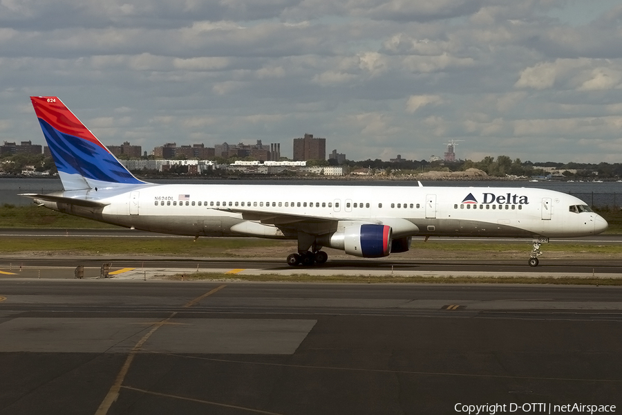 Delta Air Lines Boeing 757-232 (N624DL) | Photo 177928