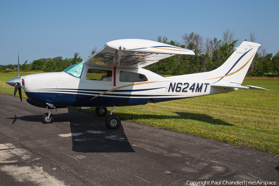 (Private) Cessna 210M Centurion (N624MT) | Photo 397247