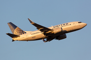 United Airlines Boeing 737-524 (N62631) at  Houston - George Bush Intercontinental, United States