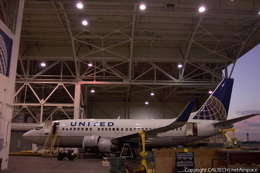 United Airlines Boeing 737-524 (N62631) | Photo 26918