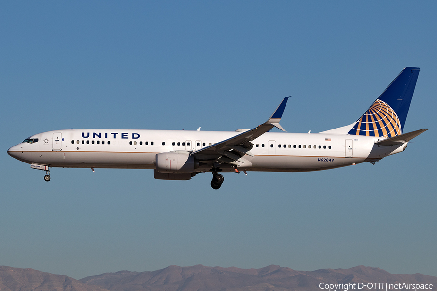 United Airlines Boeing 737-924(ER) (N62849) | Photo 138478