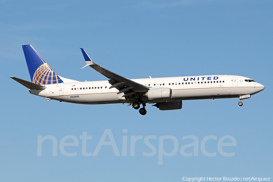 United Airlines Boeing 737-924(ER) (N62895) | Photo 199528