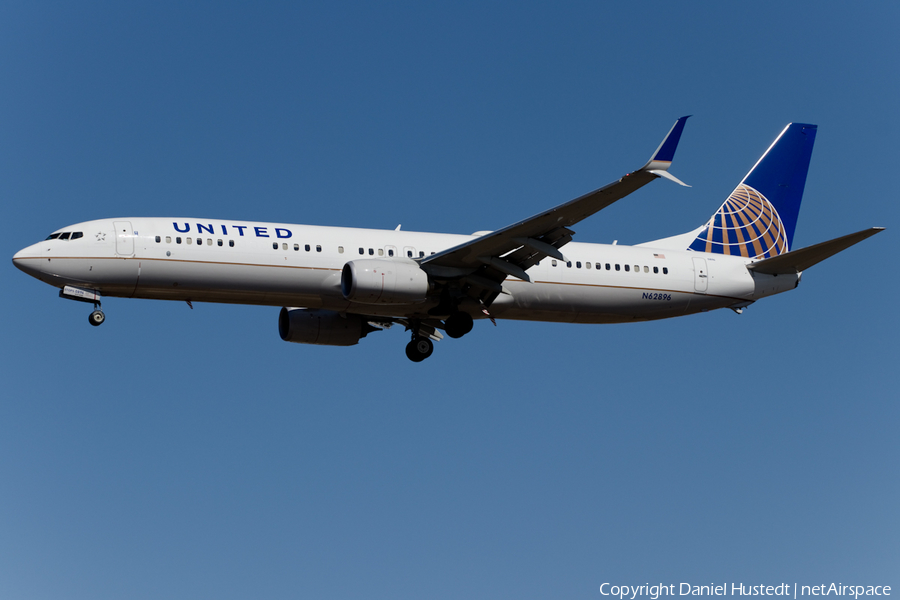 United Airlines Boeing 737-924(ER) (N62896) | Photo 448594