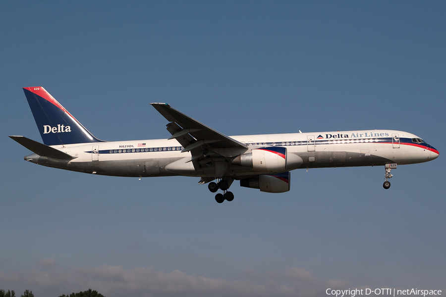 Delta Air Lines Boeing 757-232 (N629DL) | Photo 175478
