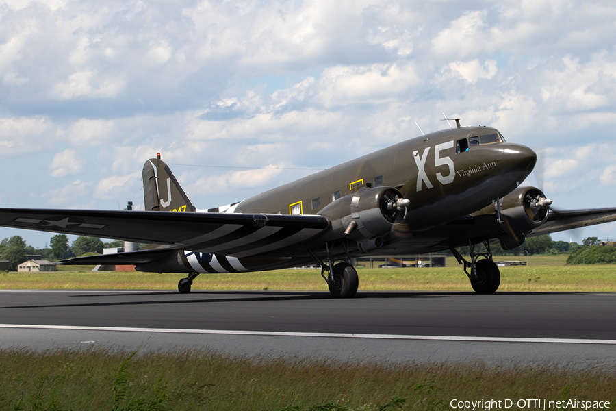 (Private) Douglas C-47A Skytrain (N62CC) | Photo 328389