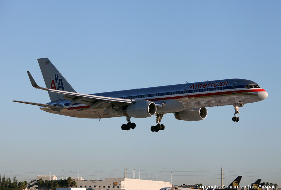 American Airlines Boeing 757-223 (N631AA) | Photo 32951