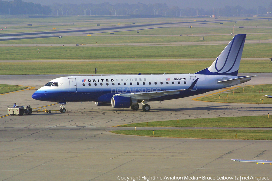 United Express (Chautauqua Airlines) Embraer ERJ-170SE (ERJ-170-100SE) (N631RW) | Photo 89547