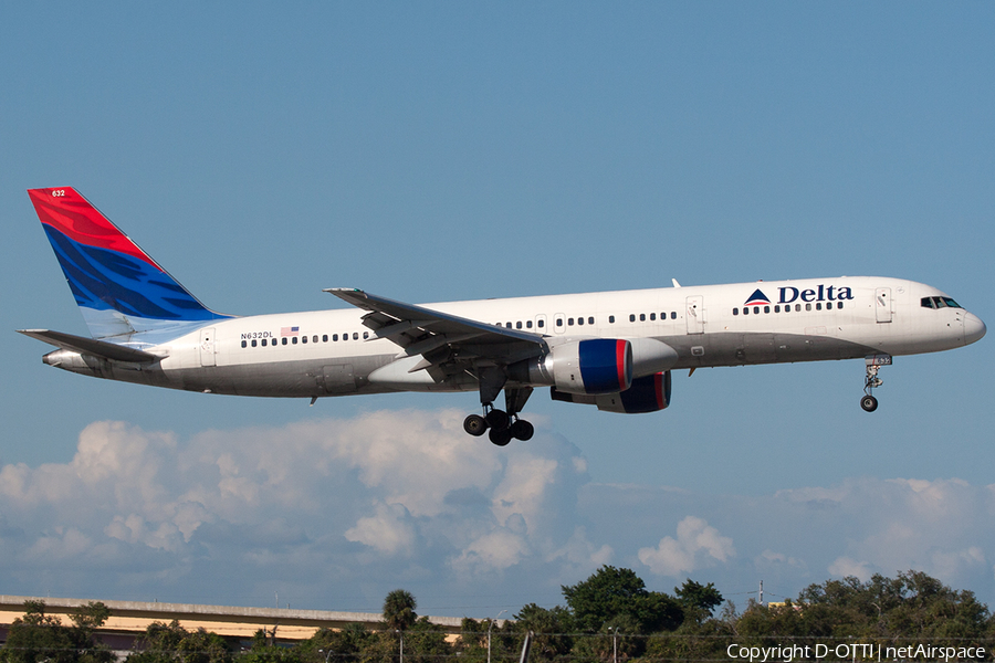 Delta Air Lines Boeing 757-232 (N632DL) | Photo 234043