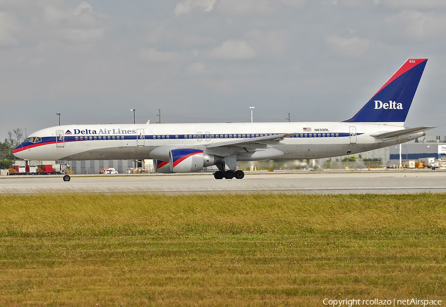 Delta Air Lines Boeing 757-232 (N633DL) | Photo 396961