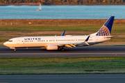United Airlines Boeing 737-924(ER) (N63899) at  Portland - International, United States