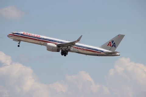 American Airlines Boeing 757-223 (N640A) at  Miami - International, United States