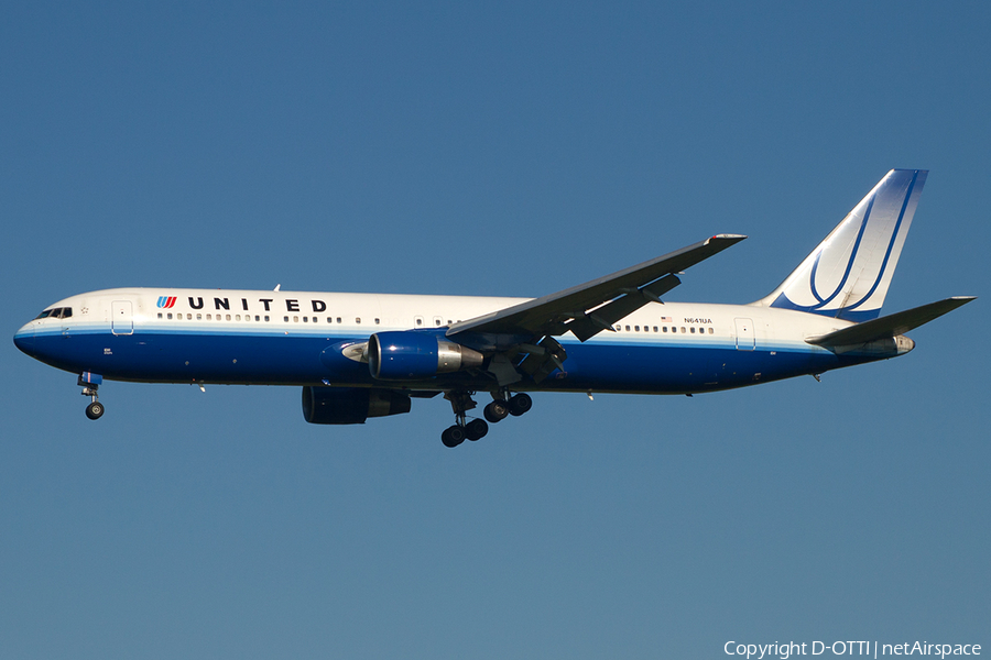 United Airlines Boeing 767-322(ER) (N641UA) | Photo 202646