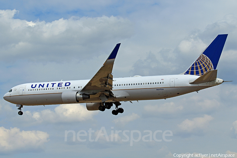 United Airlines Boeing 767-322(ER) (N641UA) | Photo 255274