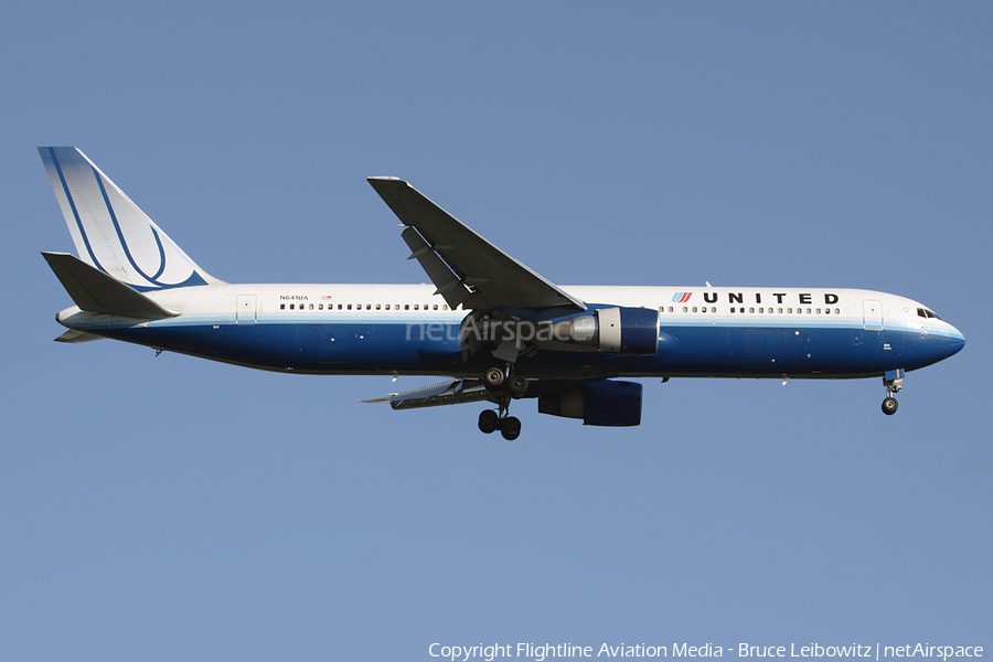 United Airlines Boeing 767-322(ER) (N641UA) | Photo 82188