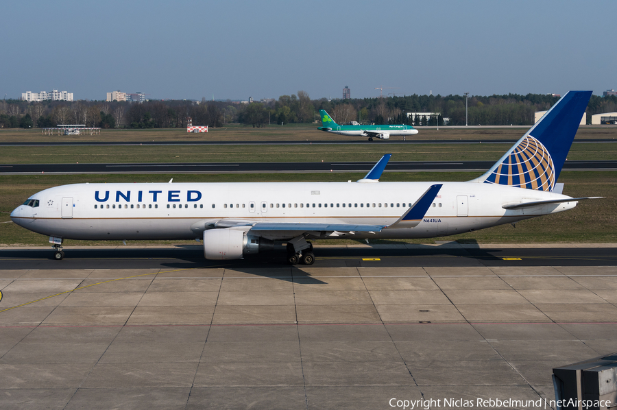 United Airlines Boeing 767-322(ER) (N641UA) | Photo 310346