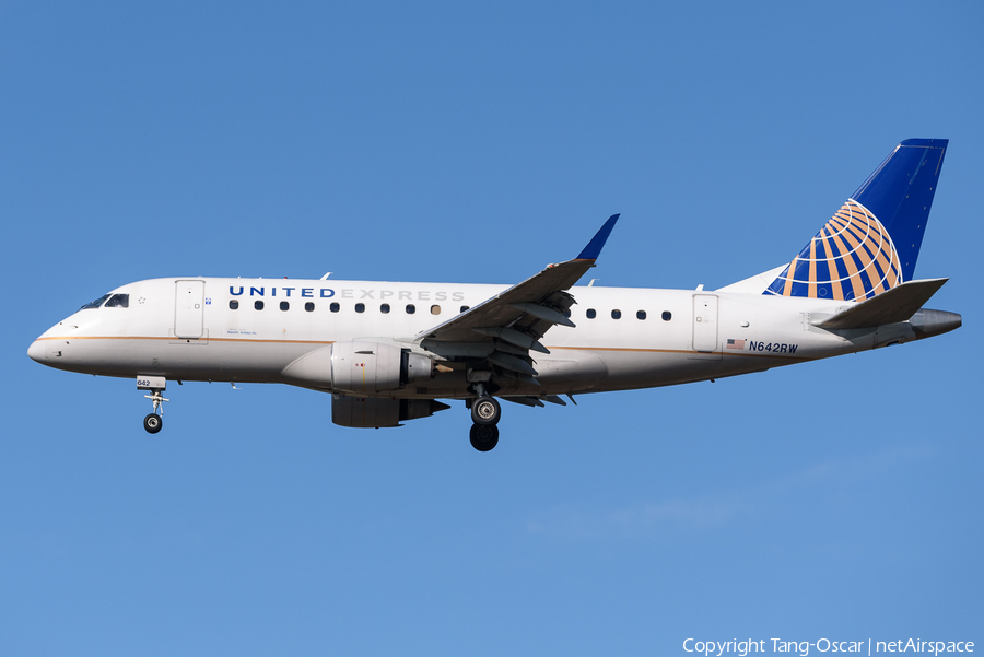 United Express (Republic Airlines) Embraer ERJ-170SE (ERJ-170-100SE) (N642RW) | Photo 445878
