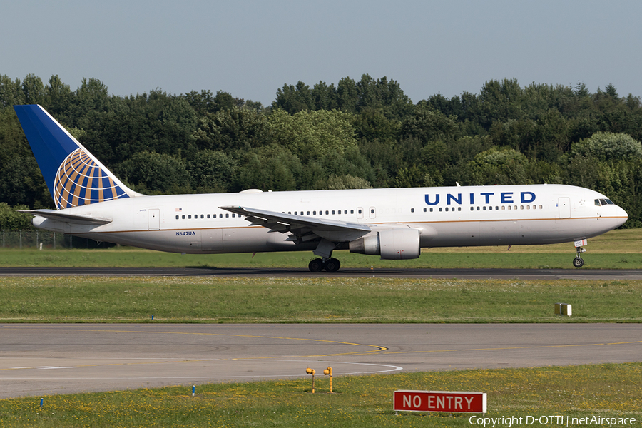 United Airlines Boeing 767-322(ER) (N642UA) | Photo 176172