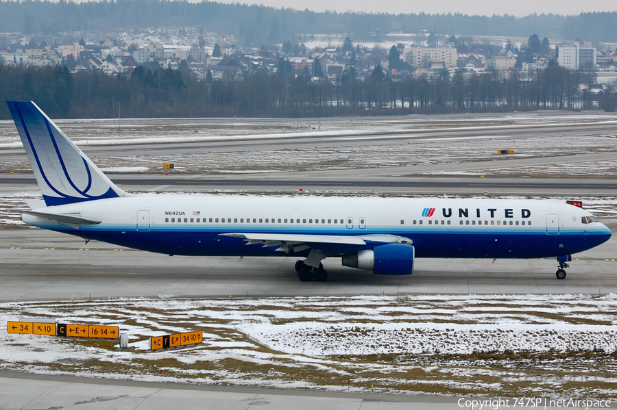 United Airlines Boeing 767-322(ER) (N642UA) | Photo 35005