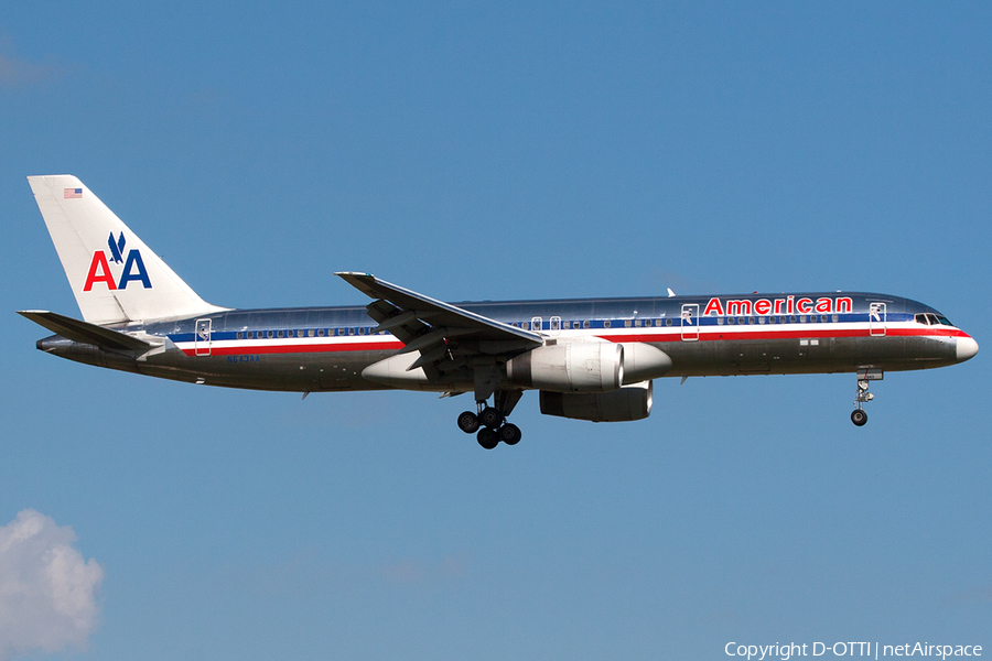 American Airlines Boeing 757-223 (N643AA) | Photo 230342