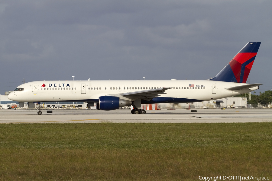 Delta Air Lines Boeing 757-232 (N643DL) | Photo 422832