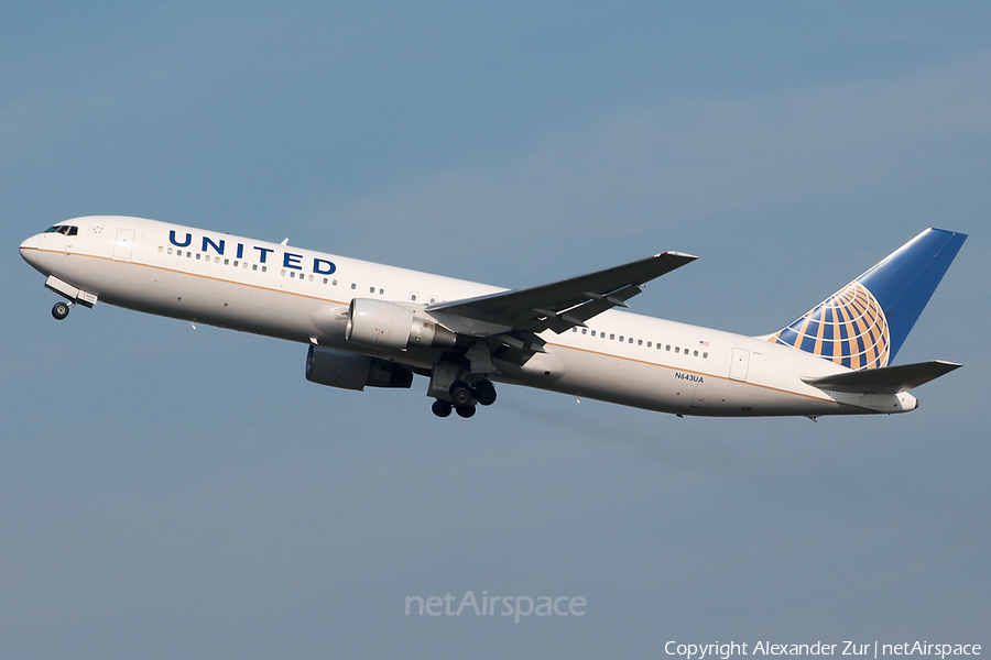 United Airlines Boeing 767-322(ER) (N643UA) | Photo 165753