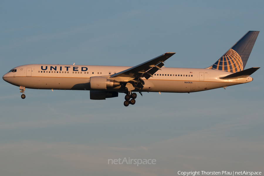 United Airlines Boeing 767-322(ER) (N643UA) | Photo 82019