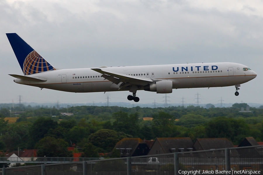 United Airlines Boeing 767-322(ER) (N643UA) | Photo 185521