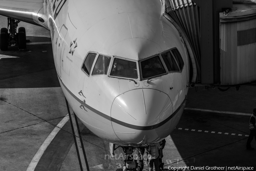 United Airlines Boeing 767-322(ER) (N643UA) | Photo 85091