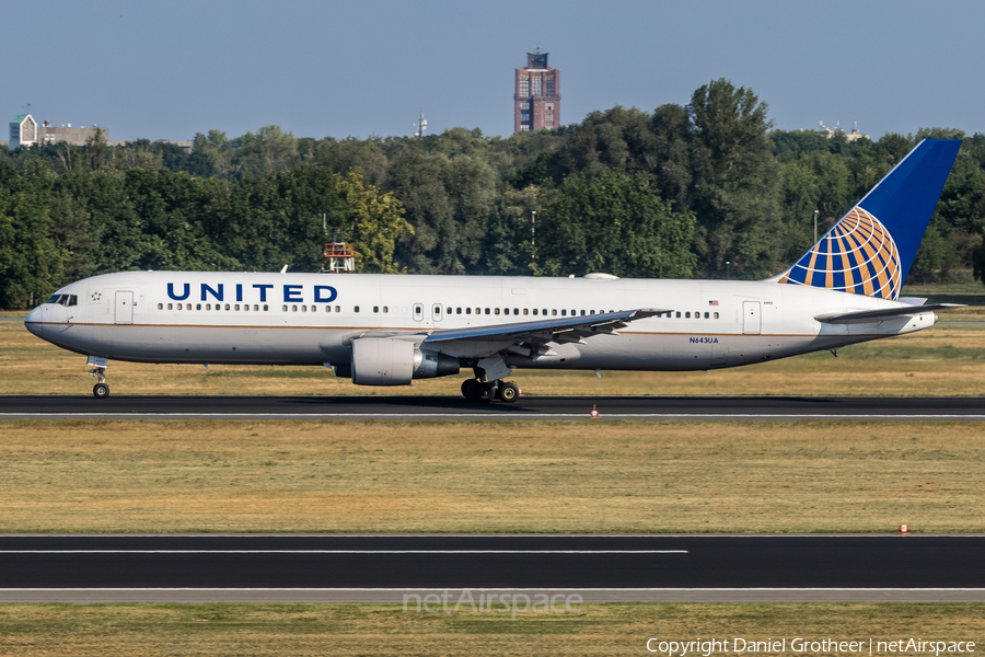 United Airlines Boeing 767-322(ER) (N643UA) | Photo 85197