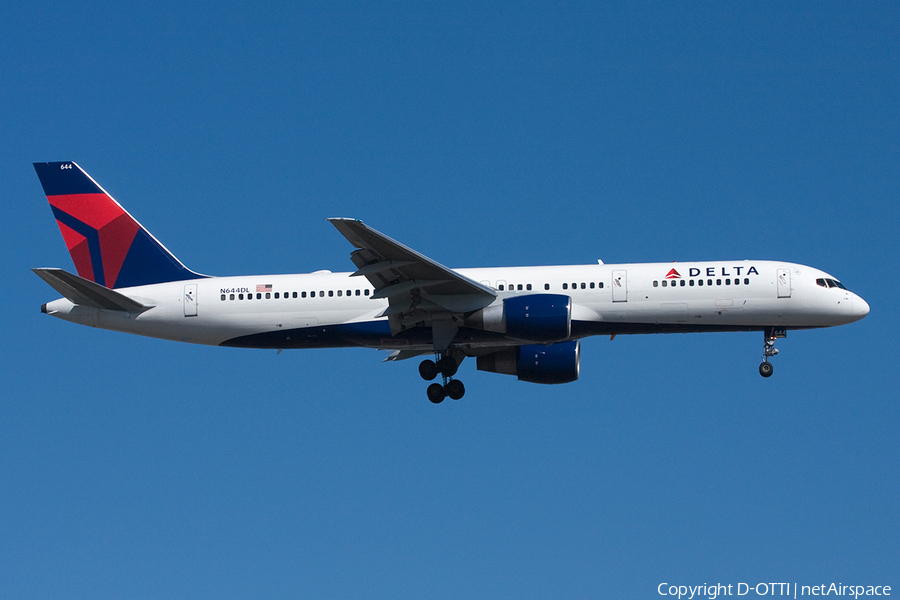 Delta Air Lines Boeing 757-232 (N644DL) | Photo 261364