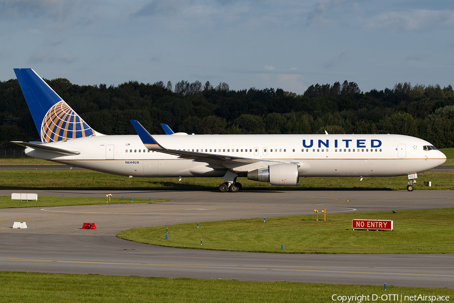 United Airlines Boeing 767-322(ER) (N644UA) | Photo 188151