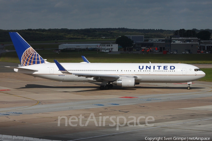 United Airlines Boeing 767-322(ER) (N644UA) | Photo 188161