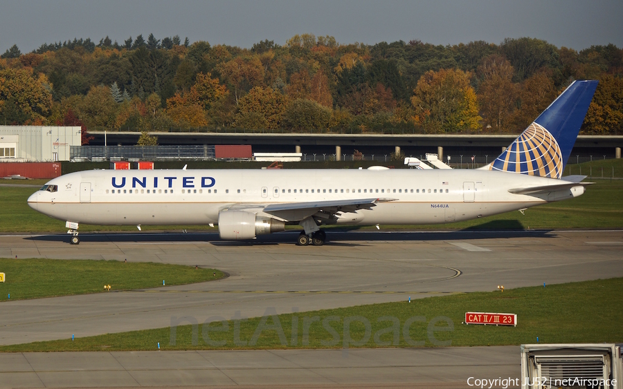 United Airlines Boeing 767-322(ER) (N644UA) | Photo 89686