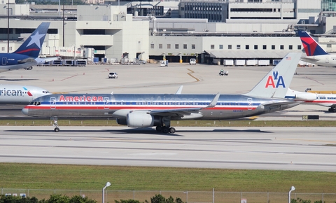 American Airlines Boeing 757-223 (N645AA) at  Miami - International, United States