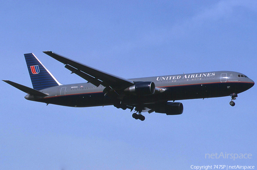United Airlines Boeing 767-322(ER) (N645UA) | Photo 39688