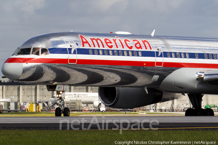 American Airlines Boeing 757-223 (N646AA) | Photo 122414