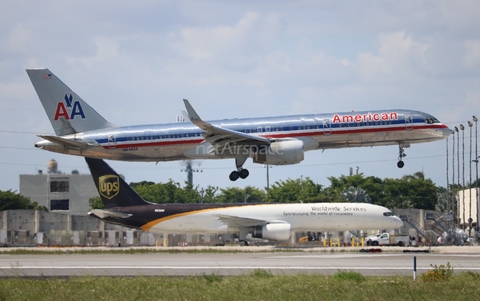 American Airlines Boeing 757-223 (N646AA) at  Miami - International, United States