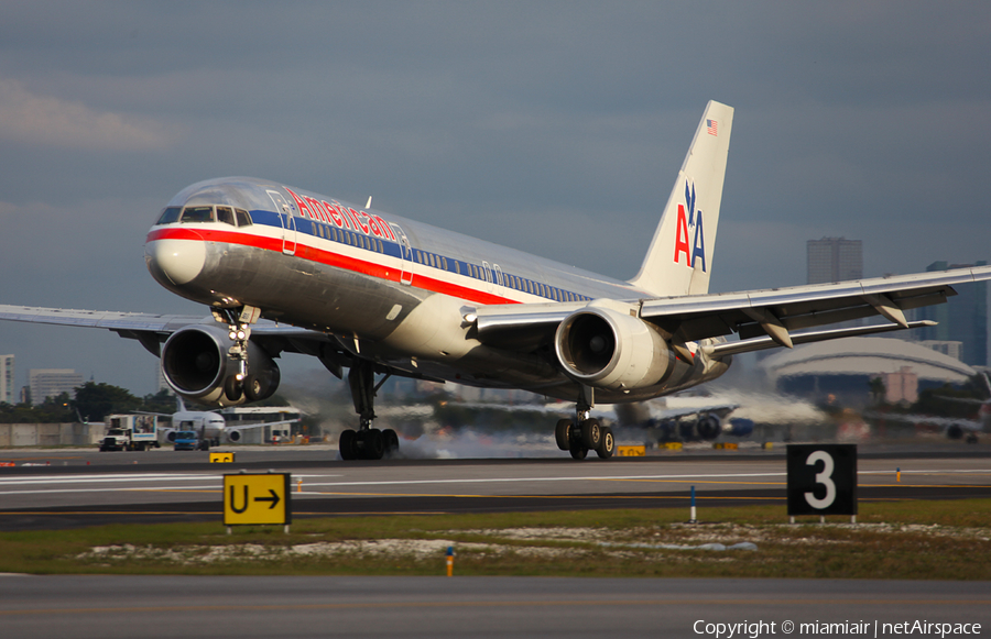 American Airlines Boeing 757-223 (N646AA) | Photo 65258
