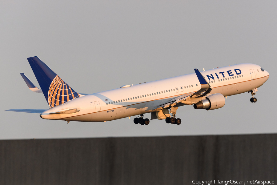 United Airlines Boeing 767-322(ER) (N647UA) | Photo 466219